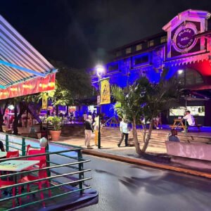 🎶 Un perreo en la placita de Santurce